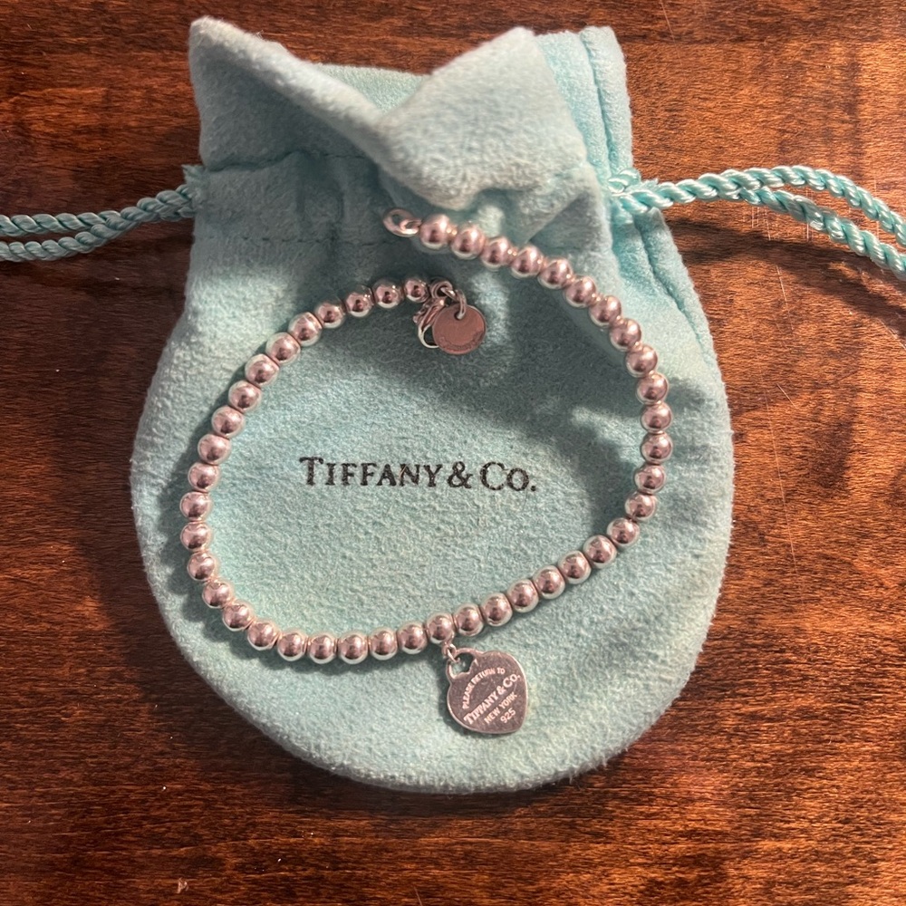 Tiffany & Co. Sterling Silver Return to Tiffany & Co. Heart Charm Bead Bracelet